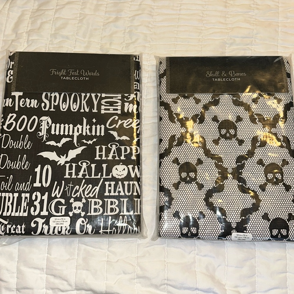 🆕2 Oblong Halloween Tablecloths